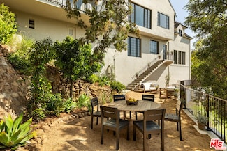 2293 Bronson Hill Dr, Los Angeles, CA 90068