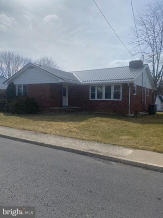 409 N 3rd St, Mc Connellsburg, PA 17233