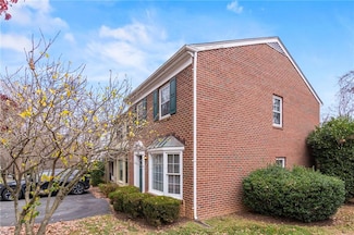 925 Huntwood Ln, Charlottesville, VA 22901