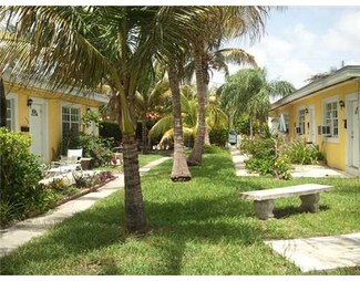 7741 Hawthorne Ave, Miami Beach, FL 33141