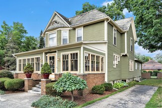 318 East St, Three Rivers, MI 49093