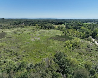 8457 Bentley Lake Rd, Pinckney, MI 48169