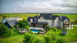 2538 County Road 223, Floresville, TX 78114