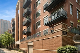 330 N Clinton St Unit 303, Chicago, IL 60661