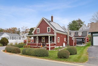 12 Sea St, Boothbay Harbor, ME 04538
