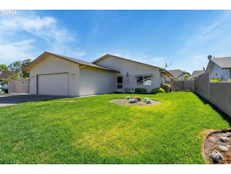 1303 Kokanee Ln, Grants Pass, OR 97527