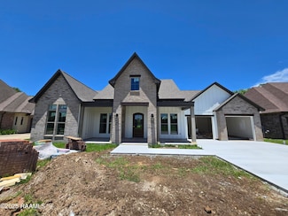 102 Henry James Ct, Youngsville, LA 70592