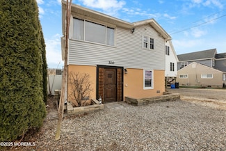 320 Elizabeth Ave, Toms River, NJ 08753