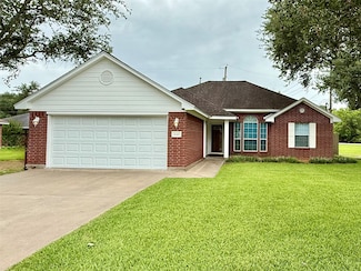 1140 Thomas Dr, Angleton, TX 77515