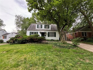 115 W Pocahontas Ln, Kansas City, MO 64114