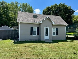 421 W Lexington St, Richmond, MO 64085