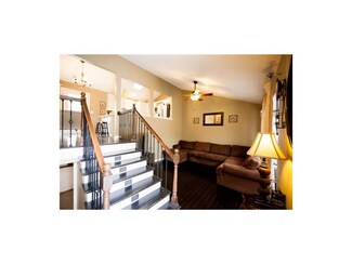 7358 N Mulberry St, Kansas City, MO 64118