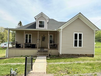 447 Blueville Dr, Grafton, WV 26354