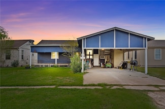 310 E 2nd St, Bishop, TX 78343