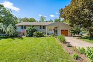 5 Meade Ct, Piscataway, NJ 08854