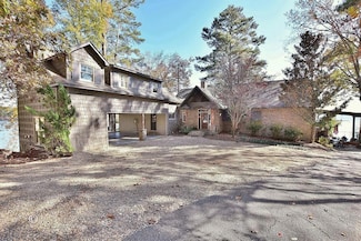 353 Pinetree Rd, Hamilton, GA 31811