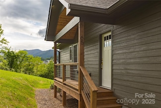 65 Lennon Leigh Ln, Waynesville, NC 28786