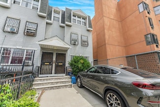 977 E 179th St, Bronx, NY 10460