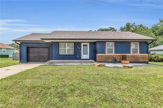 505 Birch St, Peculiar, MO 64078