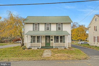 217 E College Ave, Pleasant Gap, PA 16823