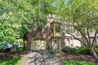 617 Woodcrest Dr, Pittsburgh, PA 15205