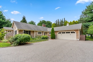 201 Robin Rd, Glastonbury, CT 06033