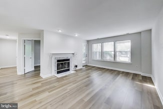 3321 Sir Thomas Dr Unit 12, Silver Spring, MD 20904