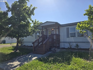 110 Willamina Ln Unit 110, Roseburg, OR 97470