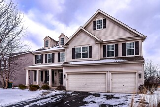 467 Sandlewood Ln, Lake Villa, IL 60046