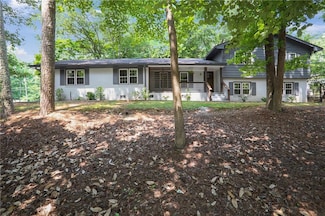 2445 Kings Point Dr, Atlanta, GA 30338