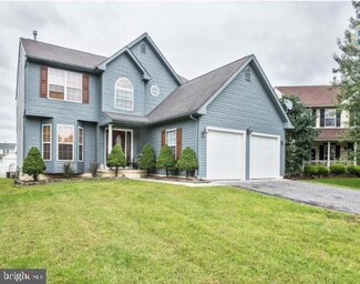 3 Meade Ct, Sicklerville, NJ 08081