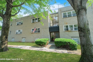 15 Old Town Rd Unit 2f, Staten Island, NY 10304