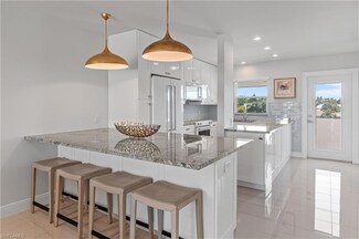 674 Broad Ave S Unit J674, Naples, FL 34102