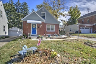 128 N Victoria Ave, Decatur, IL 62522