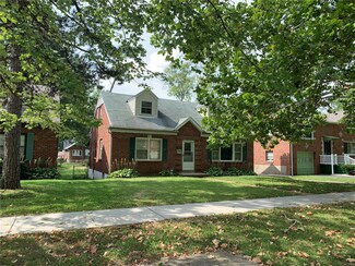 3061 Arlmont Dr, Saint Louis, MO 63121