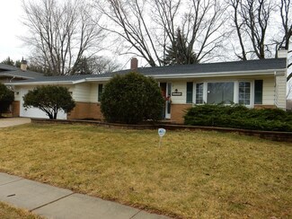 1255 Lennoxshire Dr, Elgin, IL 60123