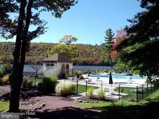 55 Midlake Dr Unit 301, Lake Harmony, PA 18624