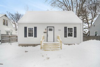 1555 Winchester Dr, Muskegon, MI 49441