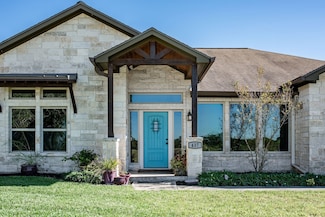 437 Bischoff Rd, Inez, TX 77968