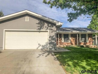 6748 S 77th St, Omaha, NE 68127
