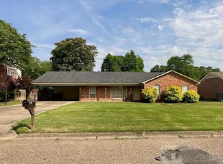 120 Plantation Dr, Leland, MS 38756