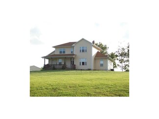 30205 E 355th St, Garden City, MO 64747