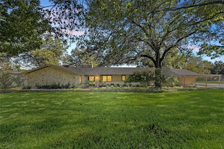 925 Church Rd, McGregor, TX 76657