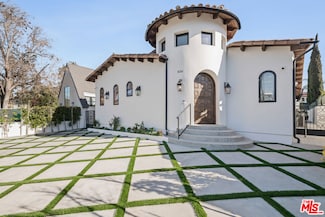 836 S Muirfield Rd, Los Angeles, CA 90005