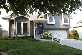 13209 Lillian St, Omaha, NE 68138