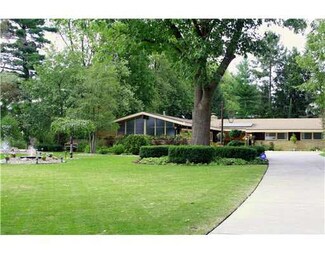 1605 E Jefferson Blvd, South Bend, IN 46617