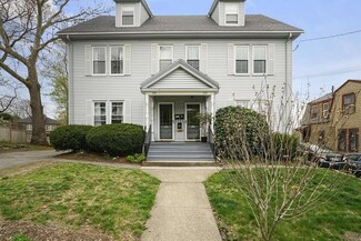 947 Chestnut St Unit 2, Newton Upper Falls, MA 02464