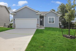 1706 Willow Ct, Norwalk, IA 50211