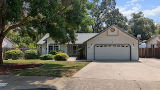 6813 Hemlock St, Redding, CA 96001