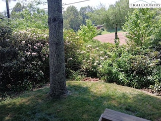 158 Trillium Rd, Newland, NC 28657